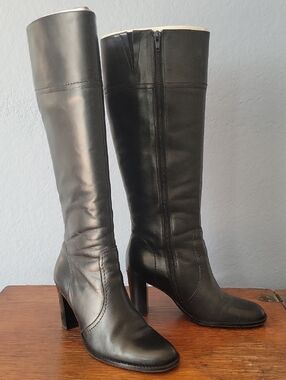 Vintage AMANDA SMITH Black Knee-High Leather Boots | Size: 8M